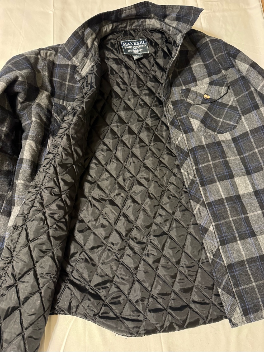 Maxxsel Quilted Blue and Gray Plaid Flannel L